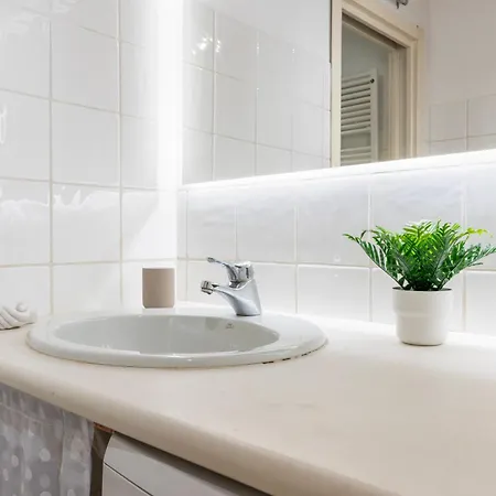 Piazza Vittorio Veneto 10 Parcheggio Incluso *